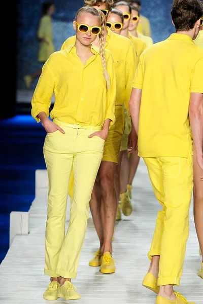 Look 50